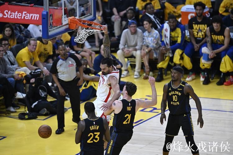 蔡恩内线无敌！14投11中狂砍25分6板，鹈鹕力克篮网